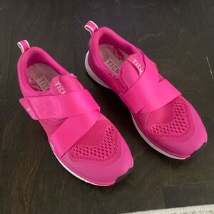 Tiems slipstream spin shoes with SPD clips included